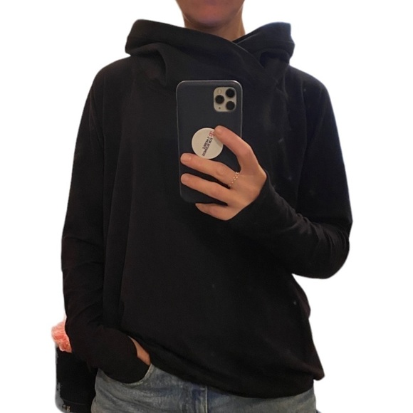 Lululemon athletica black sweatshirt. Size 8 . Very good condition - Picture 1 of 9